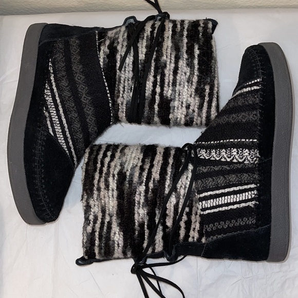 Toms Shoes - TOMS S BOOTS SIZE 6.5